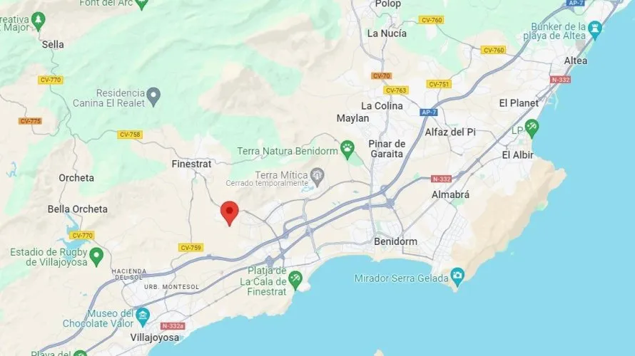 Villa de 4 dormitorios en Finestrat, España No. 378 № 5