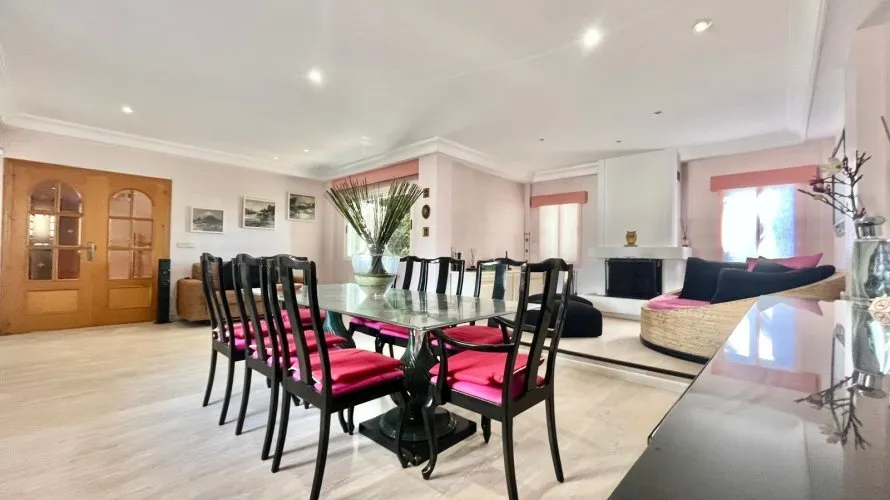 Villa de 4 dormitorios en Torrevieja, España No. 189 № 21