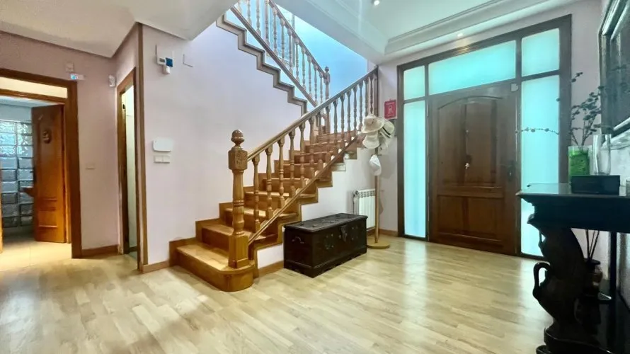 Villa de 4 dormitorios en Torrevieja, España No. 189 № 18