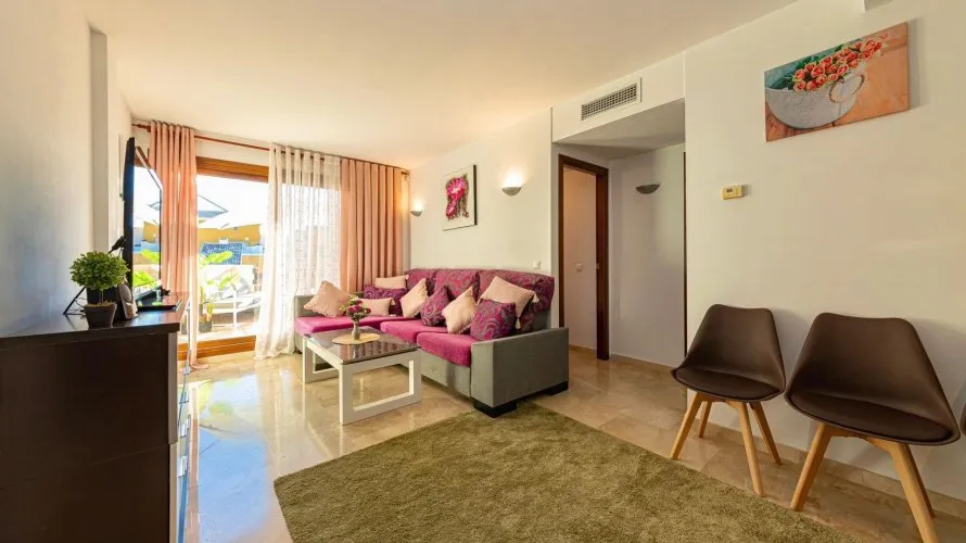 Apartamento de 2 dormitorios en Torrevieja, España No. 386 № 14