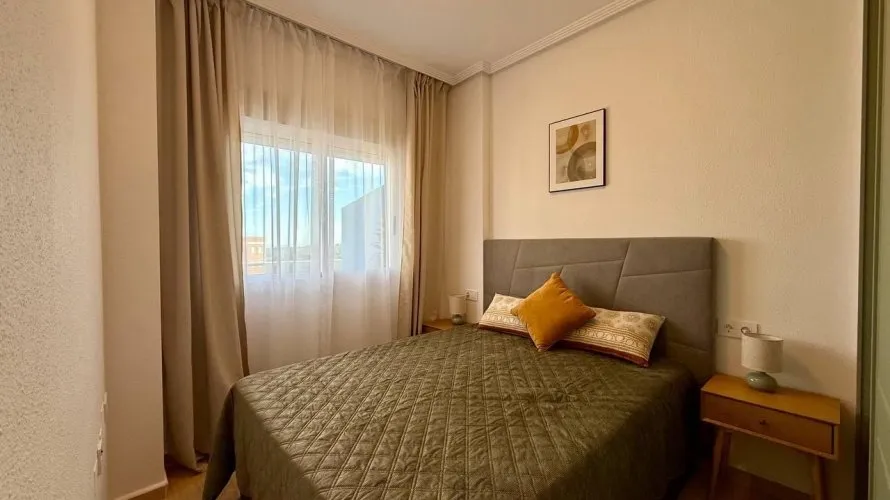 Apartamento de 3 dormitorios en Guardamar del Segura, España No. 682 № 23