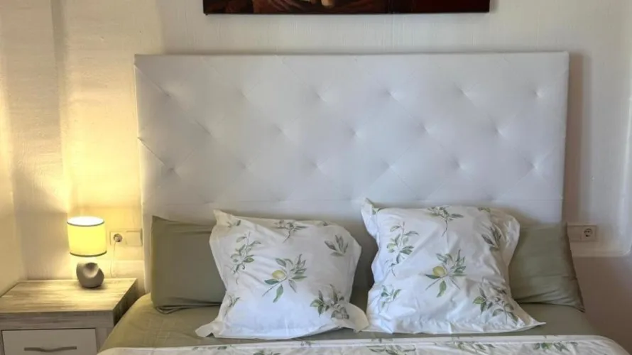 Apartamento de 2 dormitorios en Torrevieja, España No. 671 № 21
