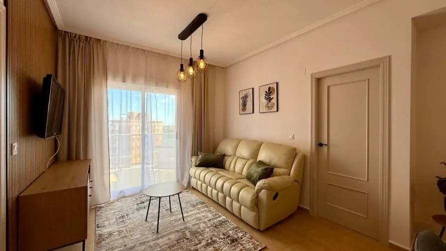 Apartamento de 3 dormitorios en Guardamar del Segura, España No. 682 № 8