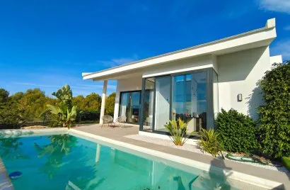Villa de 4 dormitorios en Finestrat, España No. 589