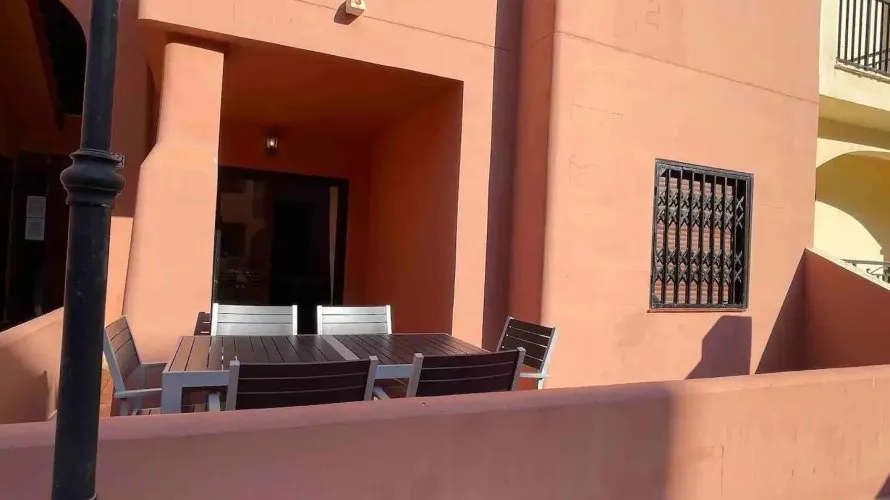 Apartamento de 2 dormitorios en Torrevieja, España No. 639 № 28