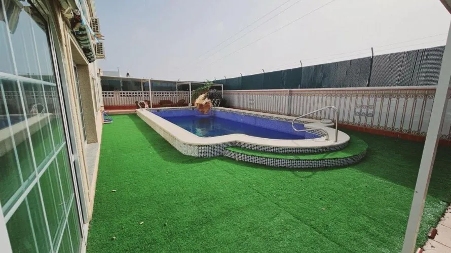 Villa de 5 dormitorios en Torrevieja, España No. 507 № 10