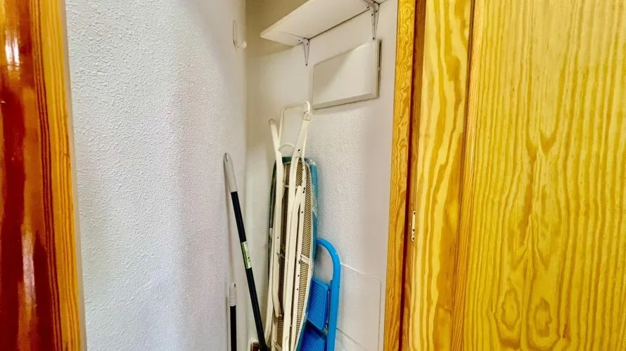 Apartamento de 2 dormitorios en Torrevieja, España No. 798 № 3