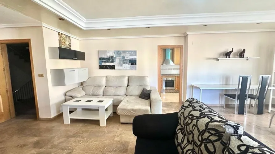 Apartamento de 4 dormitorios en Torrevieja, España No. 541 № 1