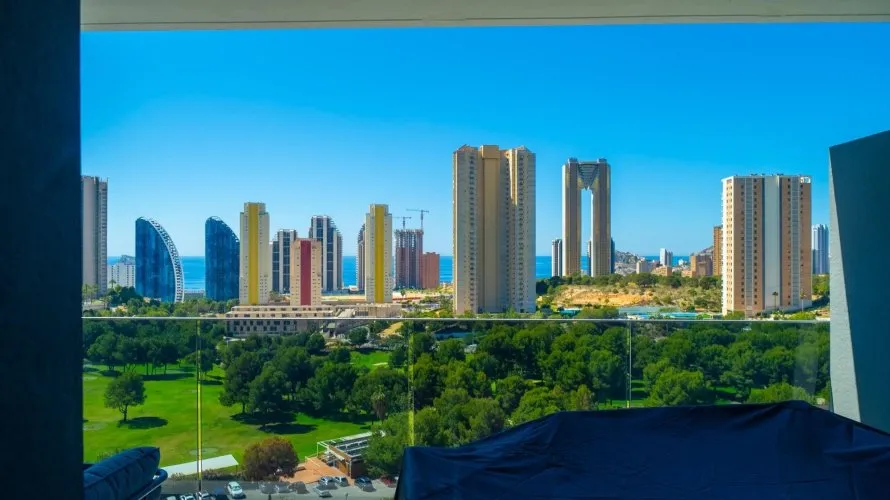 Apartamento de 2 dormitorios en Benidorm, España No. 514 № 6