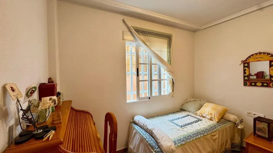 Apartamento de 3 dormitorios en Torrevieja, España No. 702 № 15