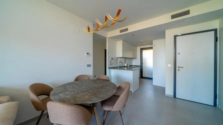 Apartamento de 2 dormitorios en Benidorm, España No. 629 № 2