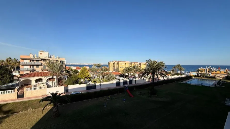 Apartamento de 3 dormitorios en Torrevieja, España No. 192 № 28