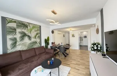Apartamento de 3 dormitorios en Torrevieja, España No. 711