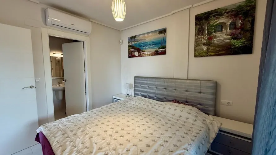 Apartamento de 3 dormitorios en Torrevieja, España No. 133 № 20