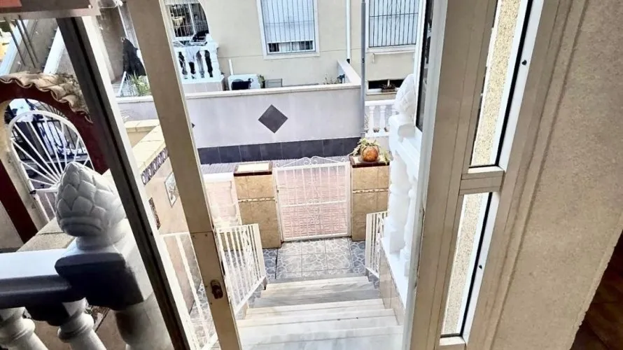 Сasa de 3 dormitorios en Torrevieja, España No. 696
