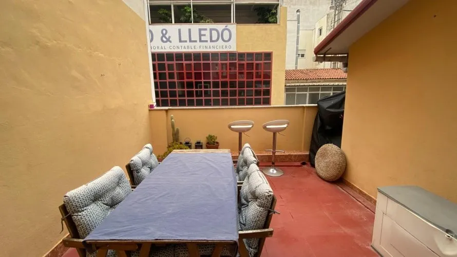 Propiedad comercial de 21 dormitorio en Alicante, España No. 575