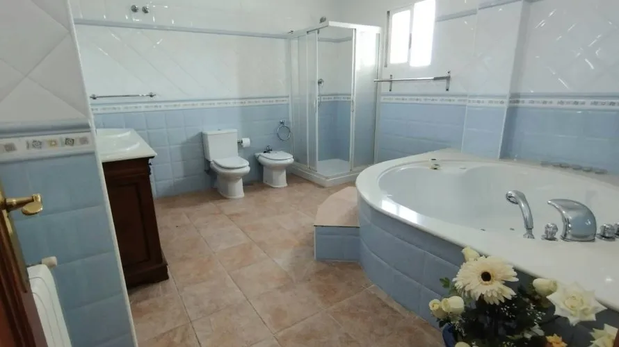 Apartamento de 6 dormitorios en Torrevieja, España No. 599 № 16