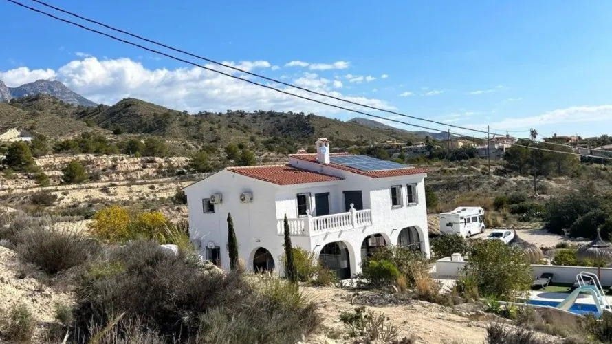 Сasa de 4 dormitorios en Villajoyosa, España No. 573 № 25