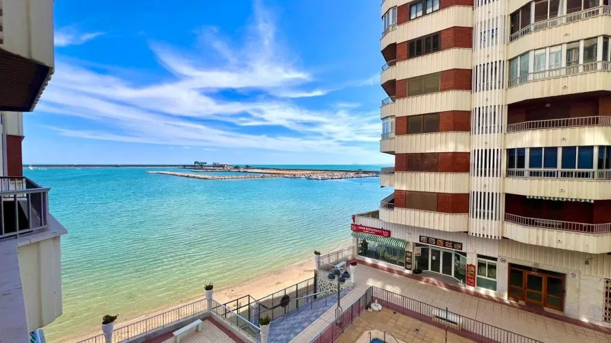 Apartamento de 3 dormitorios en Torrevieja, España No. 737 № 26