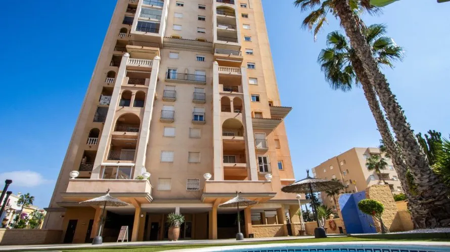 Apartamento de 3 dormitorios en Torrevieja, España No. 204 № 28
