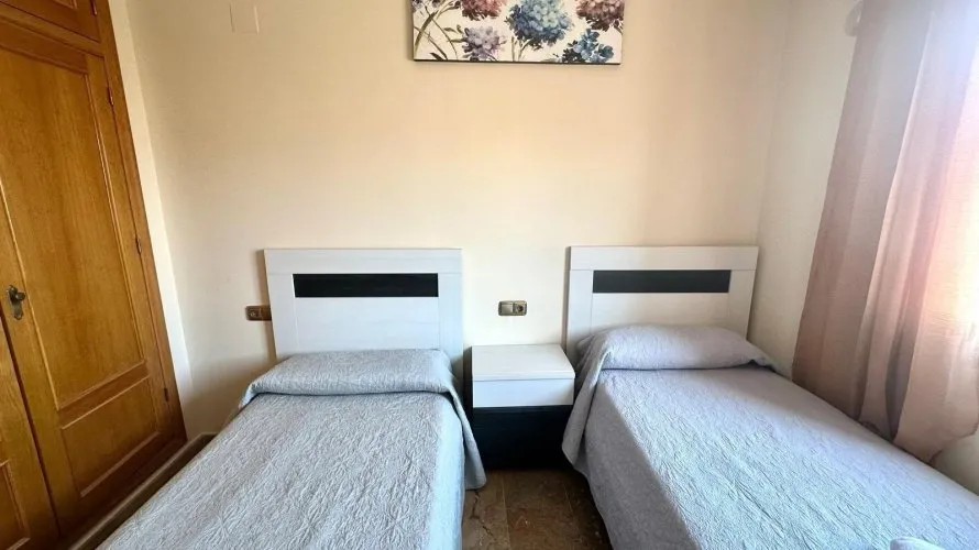 Apartamento de 4 dormitorios en Torrevieja, España No. 541 № 15