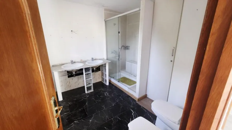 Apartamento de 5 dormitorios en Alicante, España No. 620 № 24