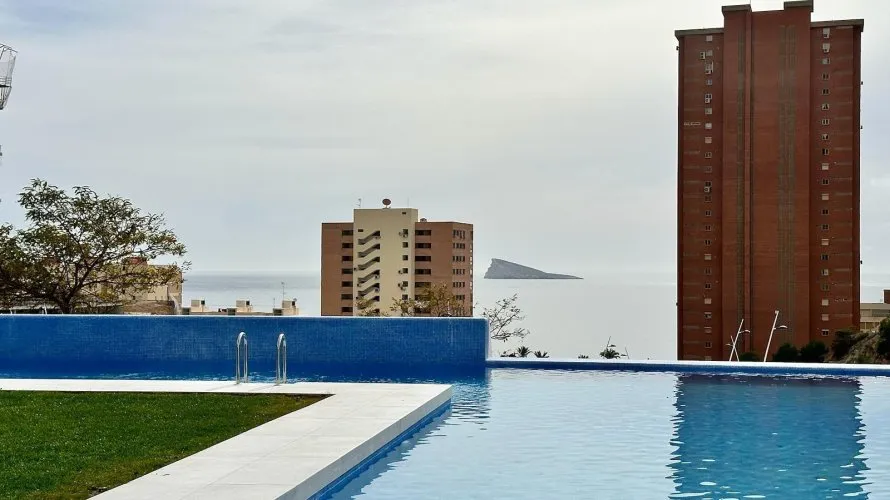 Apartamento de 2 dormitorios en Benidorm, España No. 379 № 26