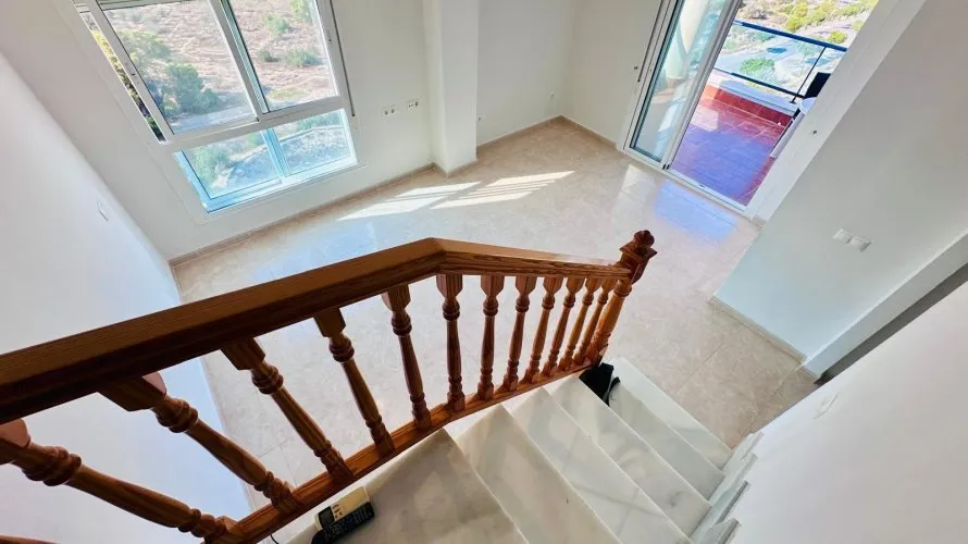 Ático de 2 dormitorios en Villajoyosa, España No. 183 № 8