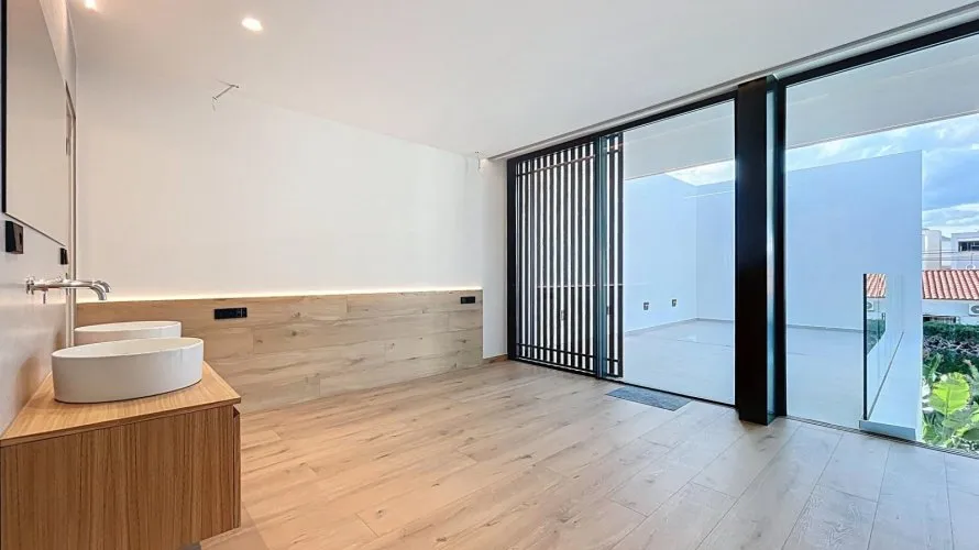 Villa de 3 dormitorios en Albir, España No. 558 № 12