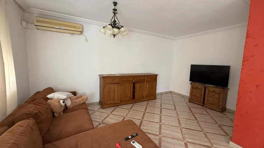 Сasa de 3 dormitorios en Torrevieja, España No. 719 № 5