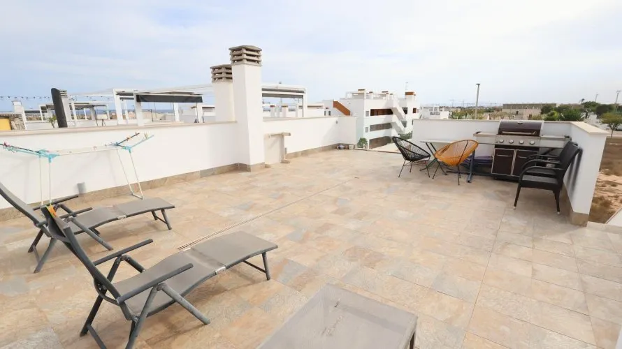 Bungalow de 2 dormitorios en Pilar de la Horadada, España No. 607 № 15