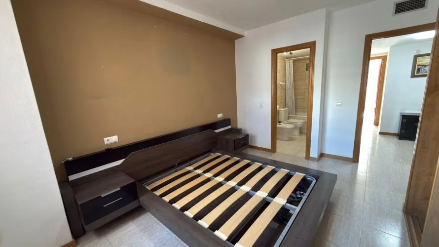 Apartamento de 2 dormitorios en Villajoyosa, España No. 747 № 3