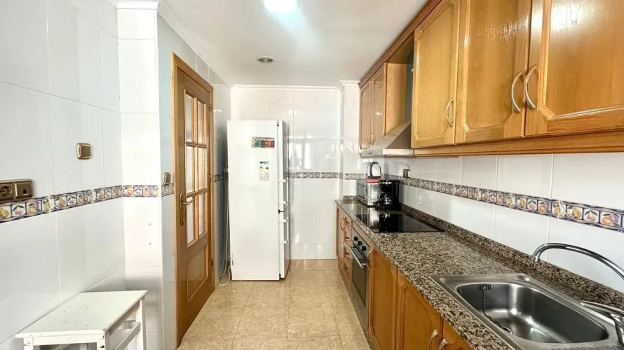Apartamento de 4 dormitorios en Torrevieja, España No. 541 № 8