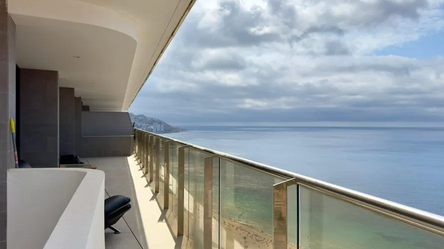 Ático de 3 dormitorios en Benidorm, España No. 401 № 1