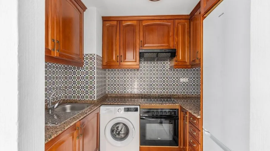 Apartamento de 2 dormitorios en Torrevieja, España No. 736 № 11
