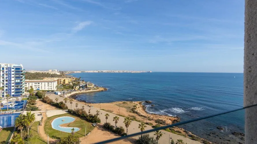 Ático de 3 dormitorios en Torrevieja, España No. 690 № 28