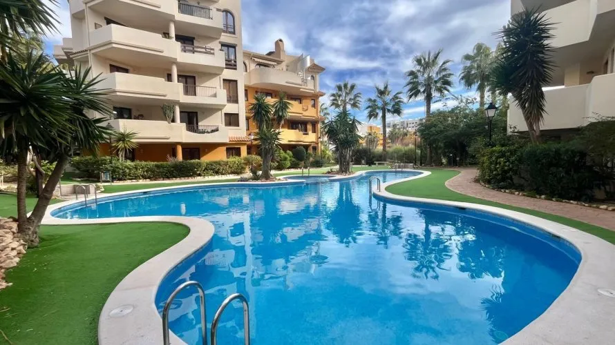 Bungalow de 2 dormitorios en Torrevieja, España No. 661 № 2