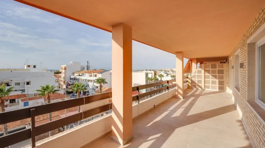 Apartamento de 3 dormitorios en Torrevieja, España No. 616 № 7