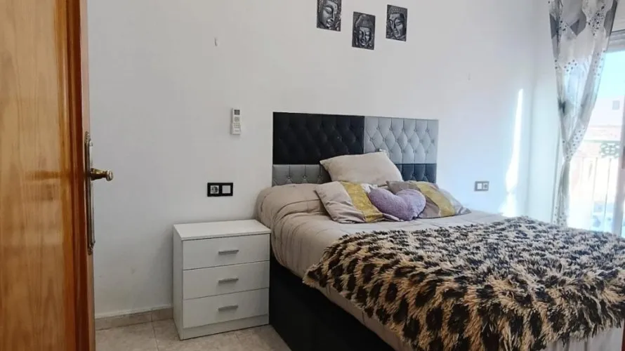 Сasa de 4 dormitorios en Torrevieja, España No. 785 № 22
