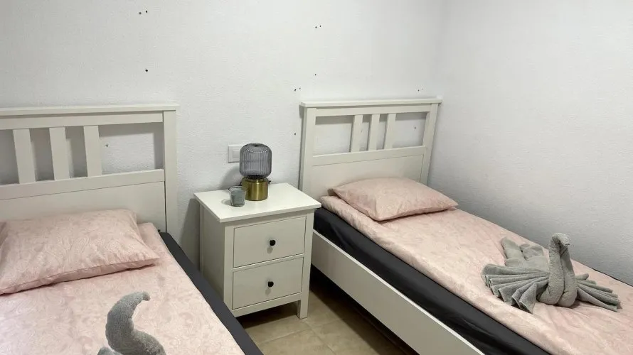 Apartamento de 2 dormitorios en Torrevieja, España No. 639 № 13