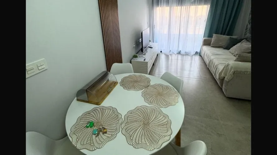 Apartamento de 1 dormitorio en Torrevieja, España No. 751 № 2
