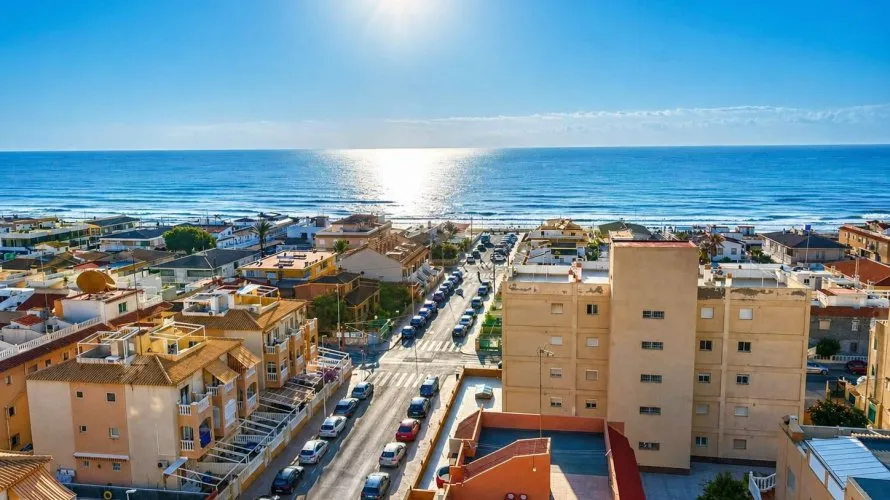 Apartamento de 71m² en Torrevieja, España No. 768