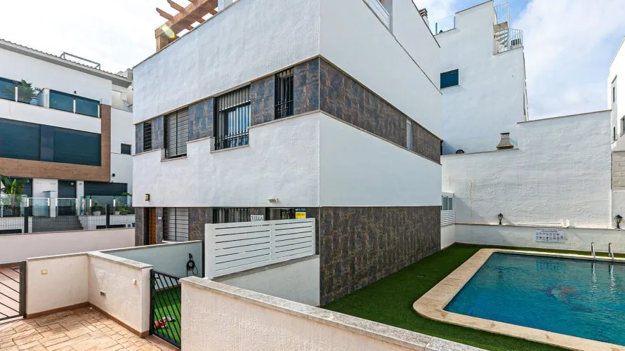 Сasa de 132m² en Guardamar del Segura, España No. 726