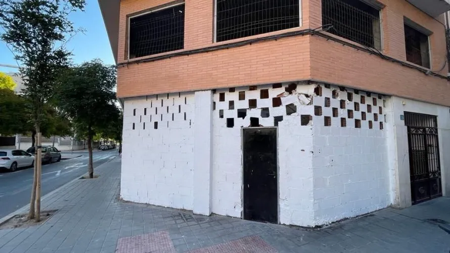 Propiedad comercial de 200m² en Alicante, España No. 367 № 11