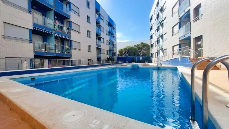 Apartamento de 4 dormitorios en Torrevieja, España No. 399 № 6
