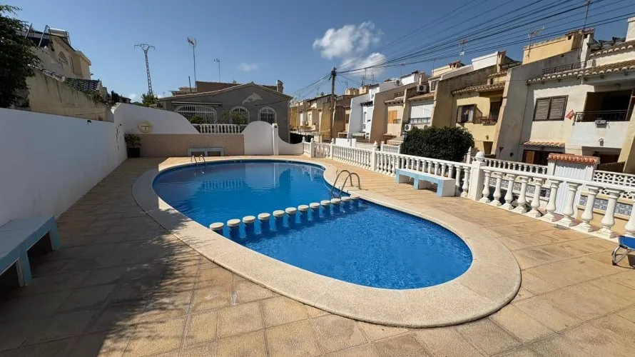 Сasa de 3 dormitorios en Torrevieja, España No. 561 № 23
