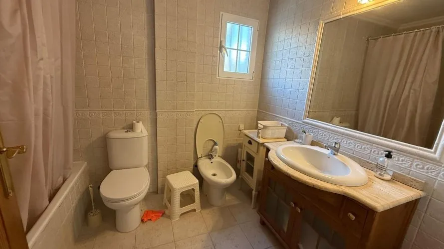 Сasa de 3 dormitorios en Torrevieja, España No. 719 № 10