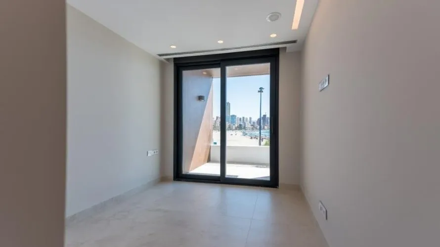 Apartamento de 4 dormitorios en Benidorm, España No. 259 № 22