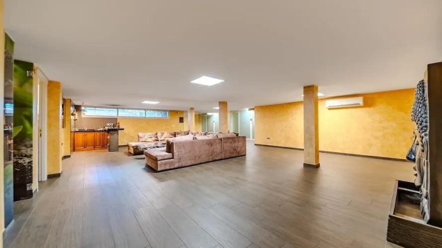 Villa de 5 dormitorios en Torrevieja, España No. 519 № 21
