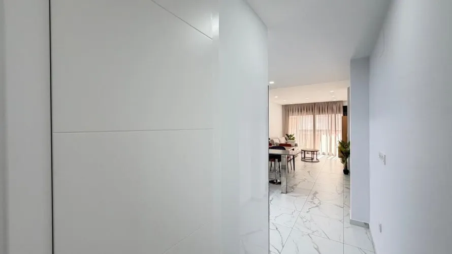 Apartamento de 2 dormitorios en Torrevieja, España No. 675 № 25